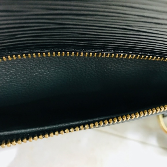 LOUIS VUITTON Black Backpack Epi Mabillon Leather - Picture 6 of 10